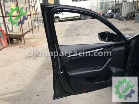Skoda Octavia Sol Ön Kapı 5E3831051 çıkma parça