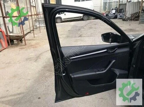 Skoda Octavia Sol Ön Kapı 5E3831051 çıkma parça