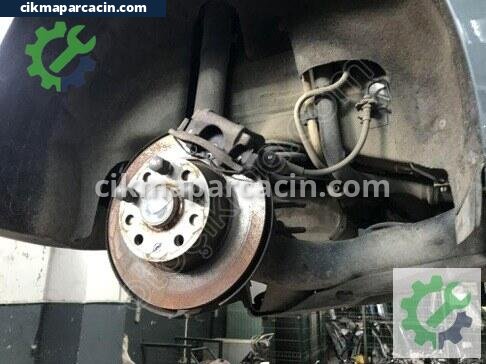 Skoda Octavia Arka Dingil çıkma parça