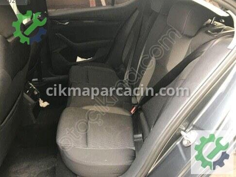 Skoda Octavia Koltuk 5WA881105 çıkma parça