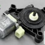 SKODA OCTAVİA 2020 2025 SAĞ ÖN CAM MOTORU 5Q0959802A