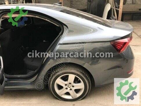 Skoda Octavia Sol Arka Stop 5E3945207A çıkma parça