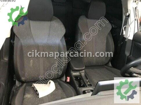Skoda Octavia Koltuk 5WA881106D çıkma parça