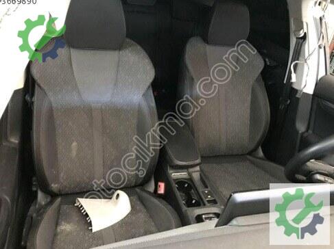 Skoda Octavia Koltuk 5WA881106D çıkma parça