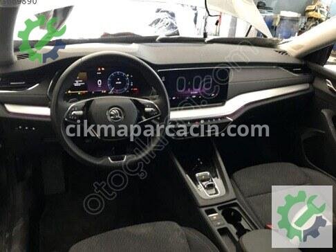 Skoda Octavia Koltuk 5WA881106D çıkma parça