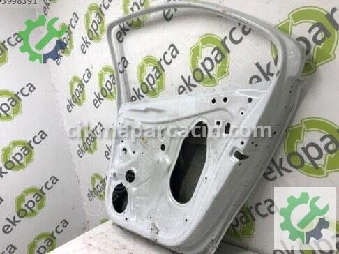 Skoda Rapid Sağ Arka Kapı 5JA833052 çıkma parça