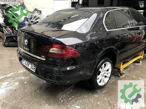 Skoda Superb Arka Tampon 3T5807421 çıkma parça