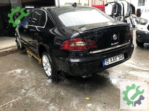 Skoda Superb Sol Arka Stop 3T5945107 çıkma parça