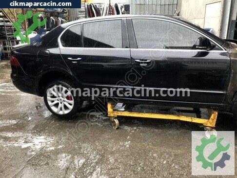 Skoda Superb Sağ Arka Kapı çıkma parça