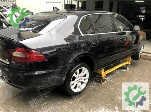 Skoda Superb Sağ Arka Kapı 3T5833056 çıkma parça