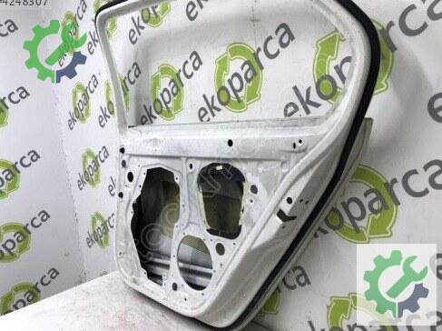 Skoda Superb Sağ Arka Kapı 3T5833056 çıkma parça
