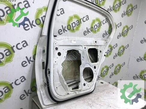 Skoda Superb Sağ Arka Kapı 3T5833056 çıkma parça
