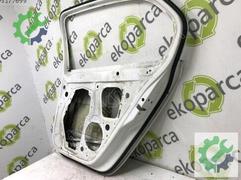 Skoda Superb Sağ Arka Kapı 3T5833056 çıkma parça