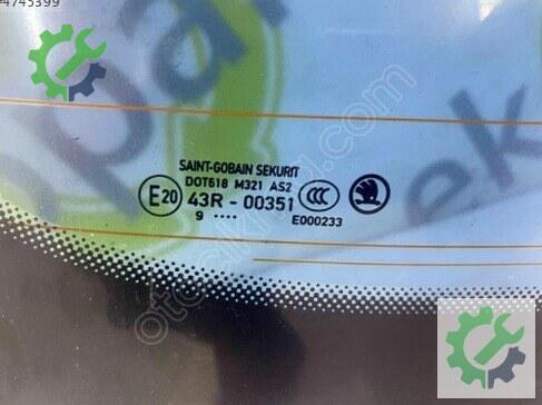 Skoda Superb Arka Cam 3V5845049 çıkma parça