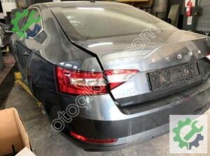 SKODA SUPERB 2015 2024 BAGAJ KAPAĞI DOLU SÖKME 3V5827023