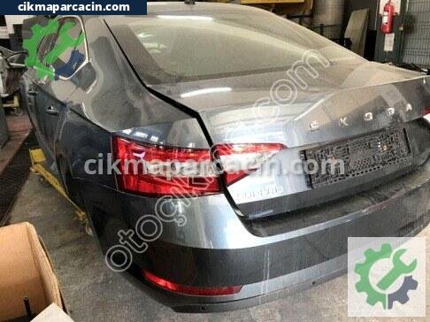 Skoda Superb Bagaj Kapağı çıkma parça