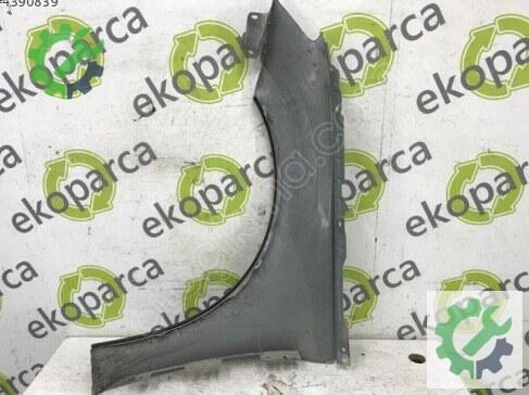 Skoda Superb Sağ Ön Çamurluk 3V0821106 çıkma parça