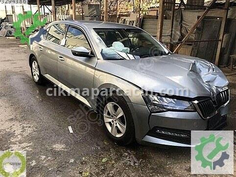 Skoda Superb Ön Cam 3V0845011AH çıkma parça