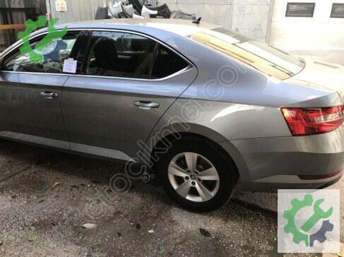 Skoda Superb Sağ Arka Çamurluk 3V5809602C çıkma parça