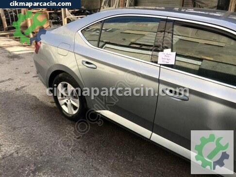 Skoda Superb Sağ Arka Çamurluk çıkma parça