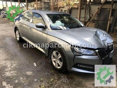 Skoda Superb Sağ Arka Çamurluk 3V5809602C çıkma parça