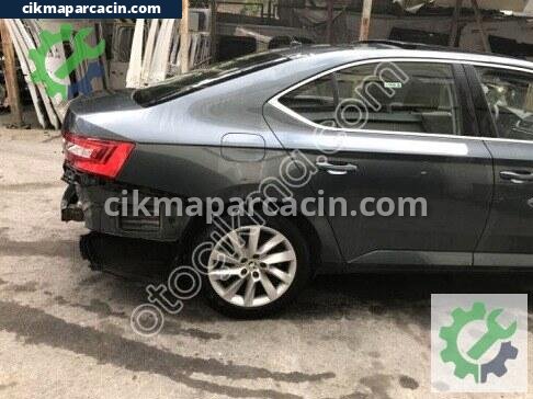 Skoda Superb Sağ Arka Çamurluk çıkma parça