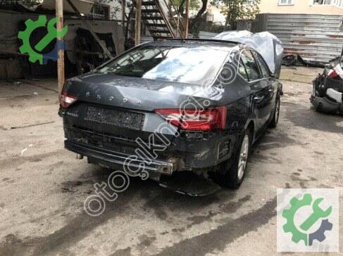 Skoda Superb Sağ Arka Çamurluk 3V5809602C çıkma parça