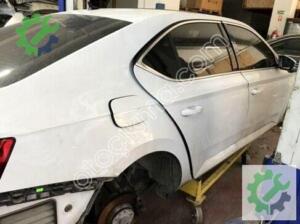 SKODA SUPERB 2015 2024 SAĞ ARKA KAPI SÖKME DOLU 3V5833052