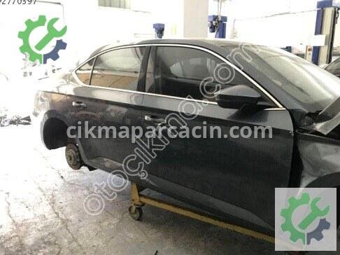 Skoda Superb Sağ Arka Kapı 3V5833052 çıkma parça