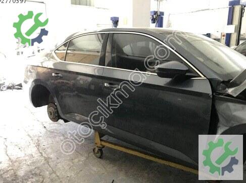 Skoda Superb Sağ Arka Kapı 3V5833052 çıkma parça