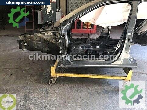 Skoda Superb Sağ Kapı Sacı çıkma parça