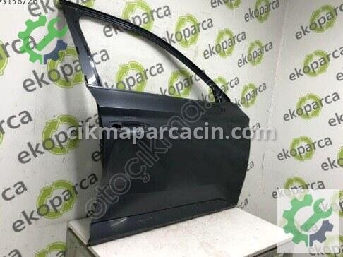 Skoda Superb Sağ Ön Kapı 3V0831052 çıkma parça