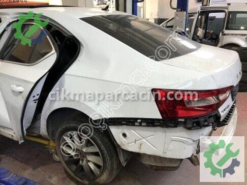 Skoda Superb Sol Arka Çamurluk 3V5809601C çıkma parça