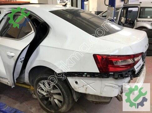 Skoda Superb Sol Arka Çamurluk 3V5809601C çıkma parça