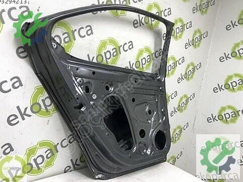 Skoda Superb Sol Arka Kapı 3V5833051 çıkma parça