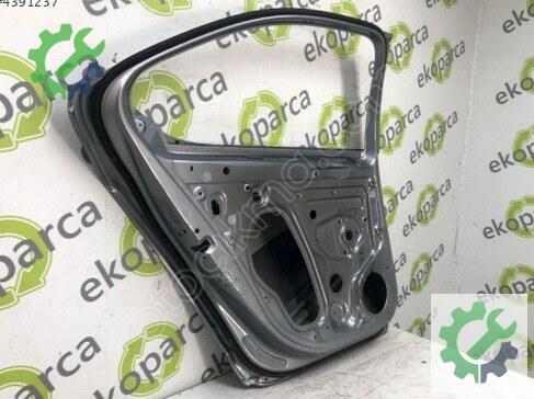 Skoda Superb Sol Arka Kapı 3V5833051 çıkma parça