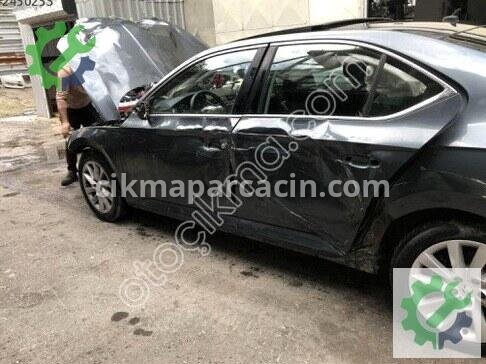 Skoda Superb Sol Arka Kapı 3V5833051 çıkma parça