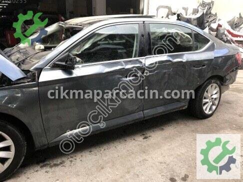 Skoda Superb Sol Arka Kapı 3V5833051 çıkma parça