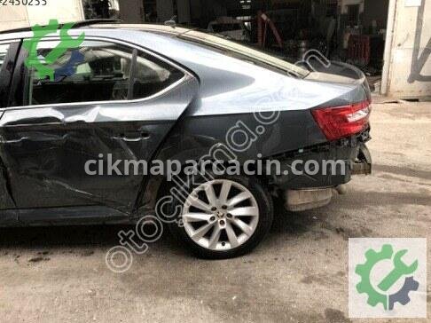 Skoda Superb Sol Arka Kapı 3V5833051 çıkma parça