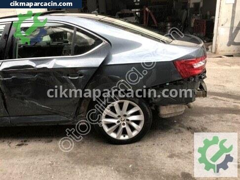 Skoda Superb Sol Arka Çamurluk çıkma parça