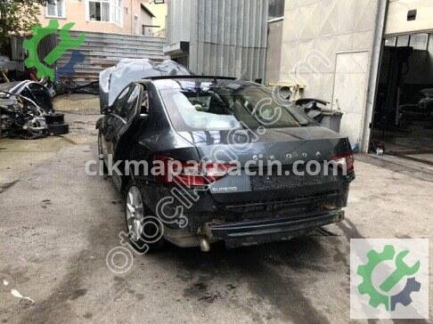 Skoda Superb Sol Arka Çamurluk 3V5809601D çıkma parça