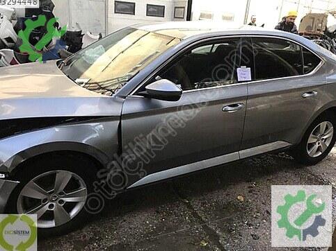 Skoda Superb Tavan Döşemesi 3V5817111 çıkma parça
