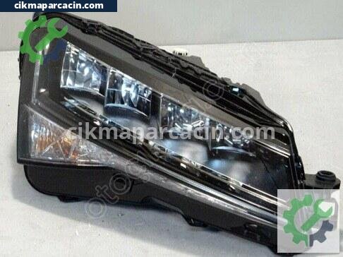 Skoda Superb Sağ Ön Far çıkma parça