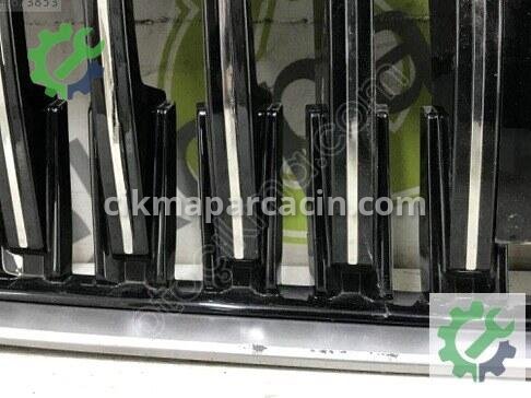 Skoda Superb Ön Panjur 3P0853653A çıkma parça