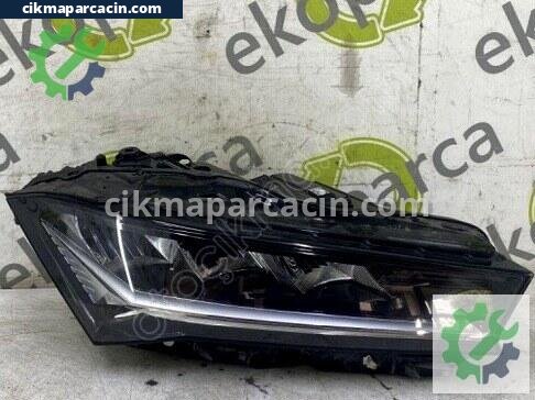 Skoda Superb Sağ Ön Far çıkma parça