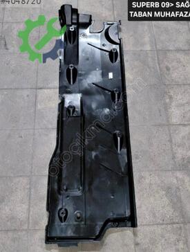 Skoda Superb Sağ Spoiler çıkma parça