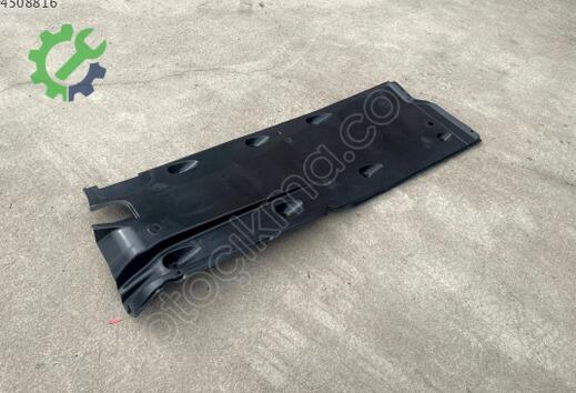 Skoda Superb Sağ Spoiler 3T0825202B çıkma parça