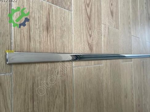 Skoda Superb Kapı Çıtası 3T0853516 çıkma parça