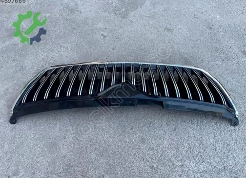 Skoda Superb Ön Panjur 3T0853607A çıkma parça