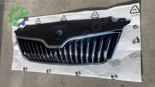 Skoda Octavia Ön Panjur 3V0853653B çıkma parça